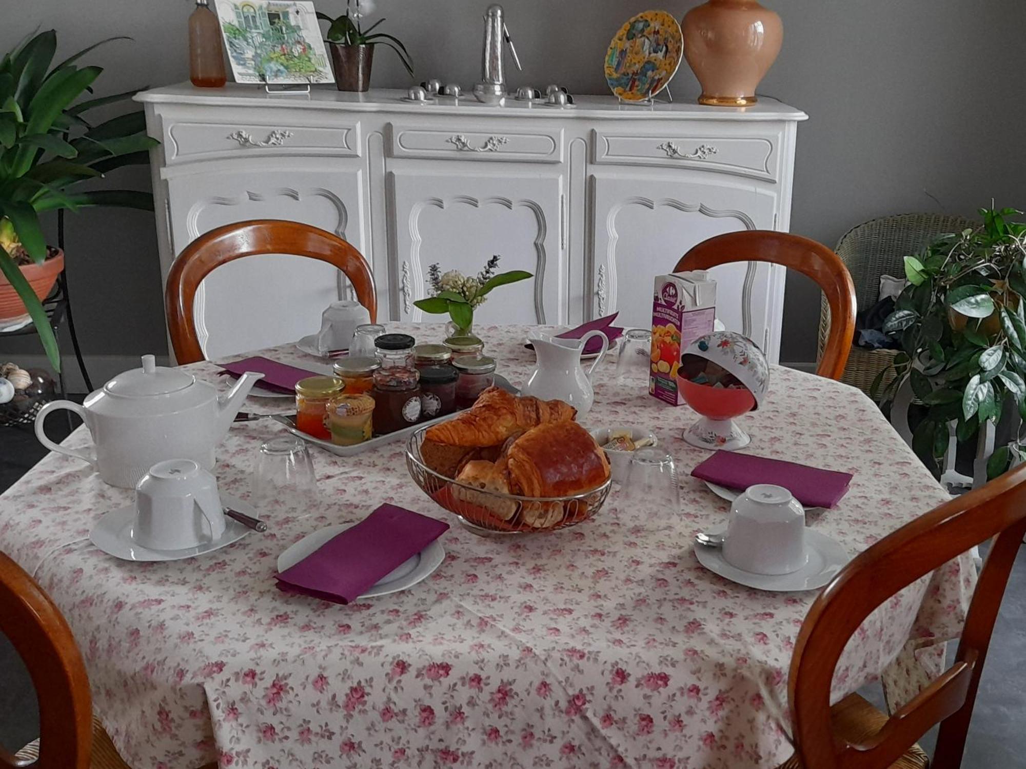 Bed and Breakfast Les Abelias Hauterive  Номер фото