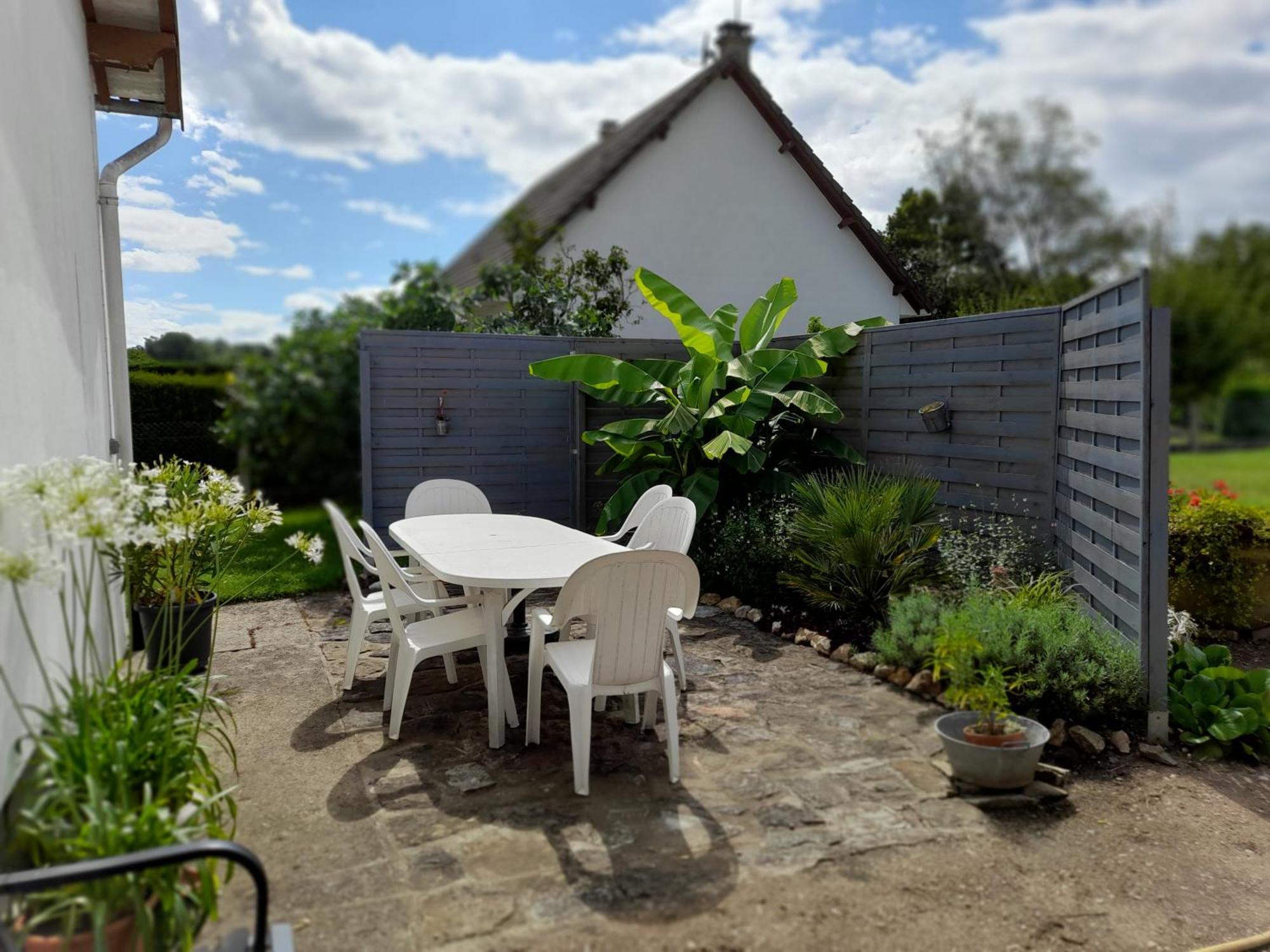 Bed and Breakfast Les Abelias Hauterive  Экстерьер фото
